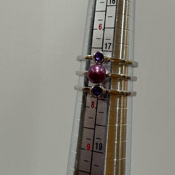 Sterling Silver and Purple three band ring - Picture 2 of 5